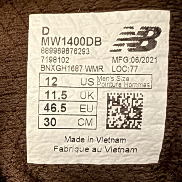 Men’s New Balance Waterproof Boots - Picture 7 of 7